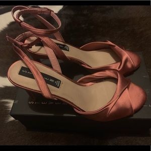 *NEW* STEVEN by Steve Madden Naira “blush” sandal